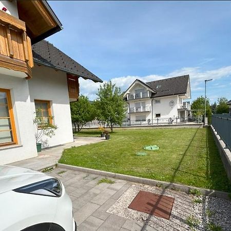 Sos Apartments Радовлица Екстериор снимка
