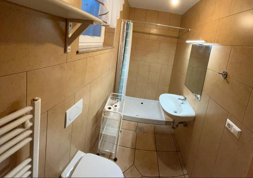Sos Apartments Радовлица Екстериор снимка