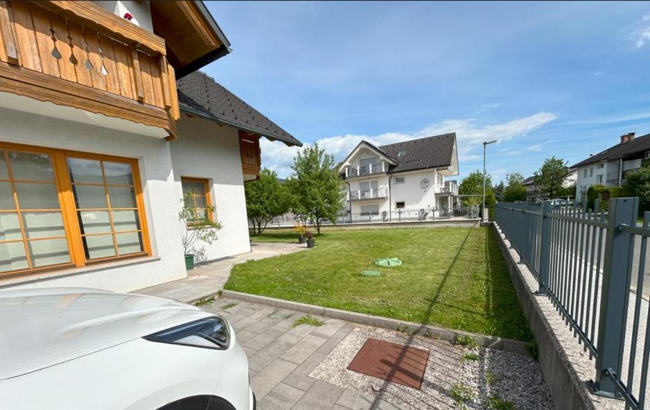 Sos Apartments Радовлица Екстериор снимка