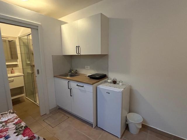 Sos Apartments Радовлица Екстериор снимка