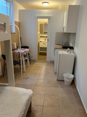 Sos Apartments Радовлица Екстериор снимка